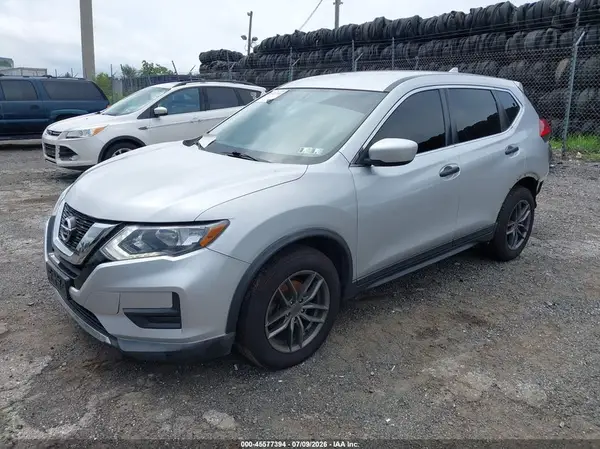 KNMAT2MT6HP541360 2017 NISSAN ROGUE - Image 2