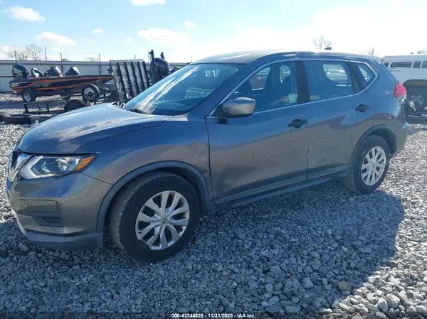 KNMAT2MT6HP545117 2017 NISSAN ROGUE - Image 2