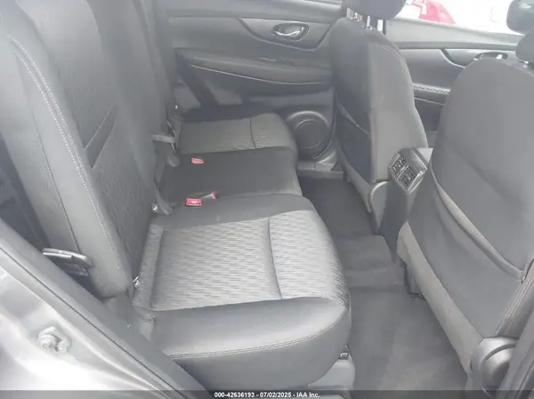 KNMAT2MT6HP545358 2017 NISSAN ROGUE - Image 8