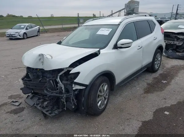 KNMAT2MT6HP548373 2017 NISSAN ROGUE - Image 2