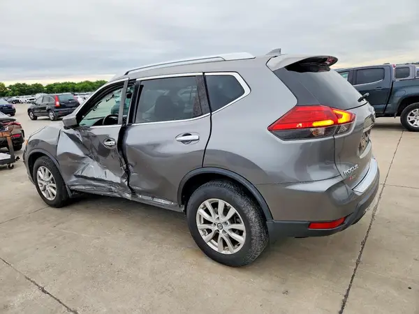 KNMAT2MT6HP550219 2017 NISSAN ROGUE - Image 2