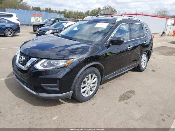 KNMAT2MT6HP555534 2017 NISSAN ROGUE - Image 2