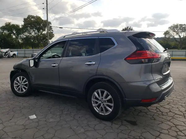 KNMAT2MT6HP555839 2017 NISSAN ROGUE - Image 2