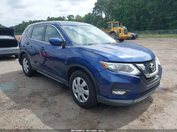 KNMAT2MT6HP560118 2017 NISSAN ROGUE - Image 1