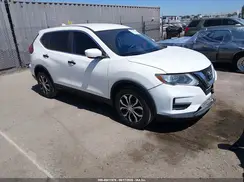 KNMAT2MT6HP560622 2017 NISSAN ROGUE