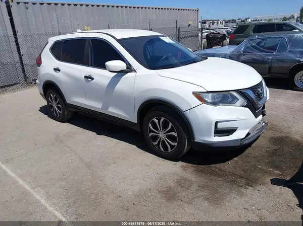 KNMAT2MT6HP560622 2017 NISSAN ROGUE - Image 1