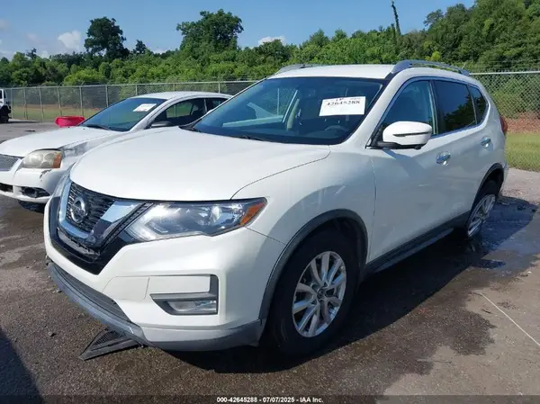 KNMAT2MT6HP566937 2017 NISSAN ROGUE - Image 2