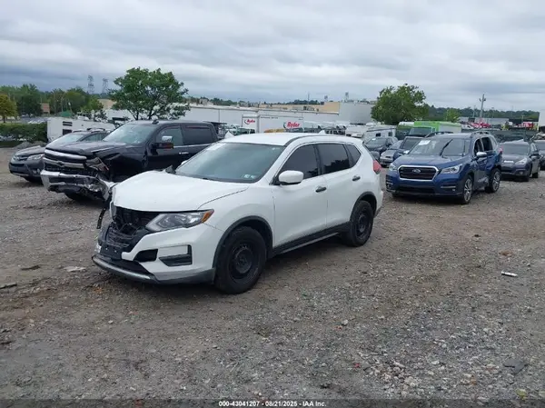 KNMAT2MT6HP570146 2017 NISSAN ROGUE - Image 2