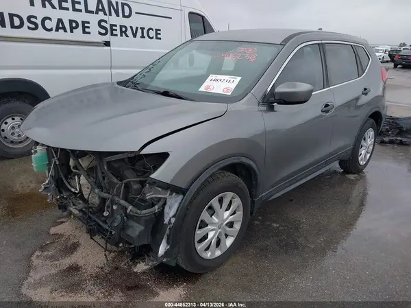 KNMAT2MT6HP572639 2017 NISSAN ROGUE - Image 2