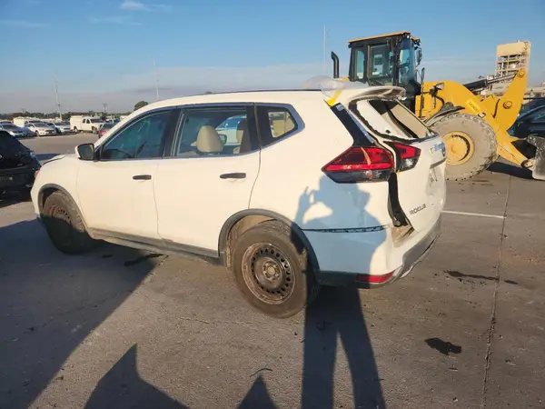 KNMAT2MT6HP573144 2017 NISSAN ROGUE - Image 2