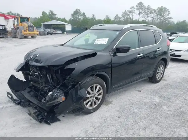 KNMAT2MT6HP578568 2017 NISSAN ROGUE - Image 2