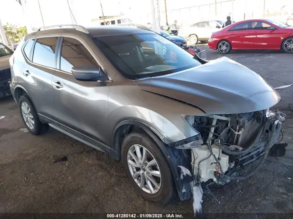 KNMAT2MT6HP588338 2017 NISSAN ROGUE - Image 1