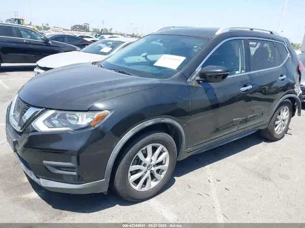 KNMAT2MT6HP589618 2017 NISSAN ROGUE - Image 2