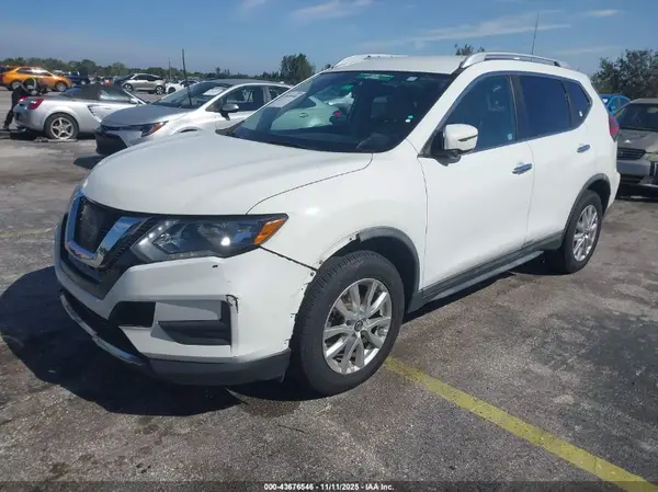 KNMAT2MT6HP592258 2017 NISSAN ROGUE - Image 2