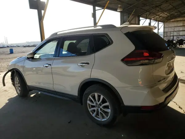 KNMAT2MT6HP592695 2017 NISSAN ROGUE - Image 2