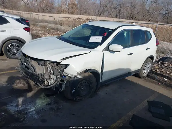 KNMAT2MT6HP599128 2017 NISSAN ROGUE - Image 2