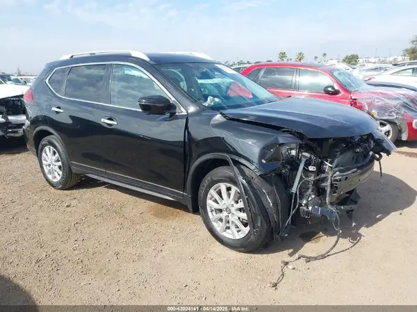 KNMAT2MT6HP600746 2017 NISSAN ROGUE - Image 1