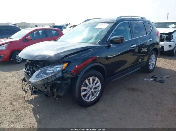 KNMAT2MT6HP600746 2017 NISSAN ROGUE - Image 2