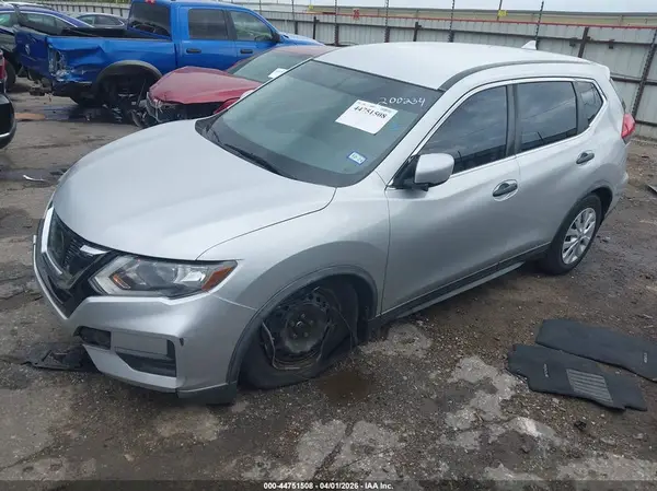 KNMAT2MT6HP601007 2017 NISSAN ROGUE - Image 2