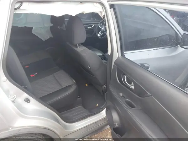KNMAT2MT6HP601007 2017 NISSAN ROGUE - Image 8