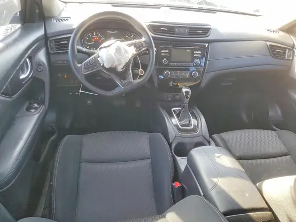 KNMAT2MT6HP601217 2017 NISSAN ROGUE - Image 8