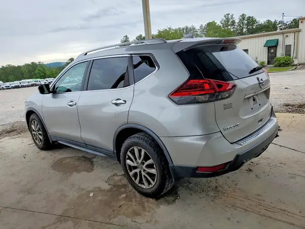 KNMAT2MT6HP602691 2017 NISSAN ROGUE - Image 2