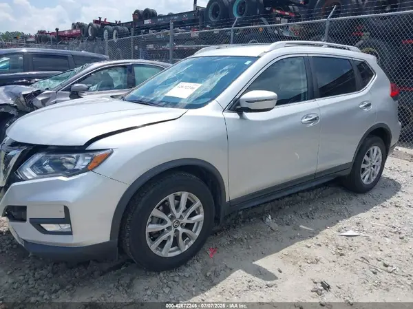 KNMAT2MT6HP603887 2017 NISSAN ROGUE - Image 2