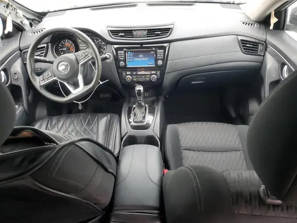 KNMAT2MT6HP606580 2017 NISSAN ROGUE - Image 8