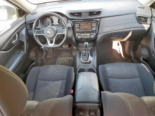 KNMAT2MT6HP607681 2017 NISSAN ROGUE - Image 8