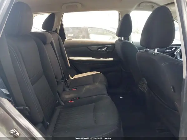 KNMAT2MT6HP610077 2017 NISSAN ROGUE - Image 8