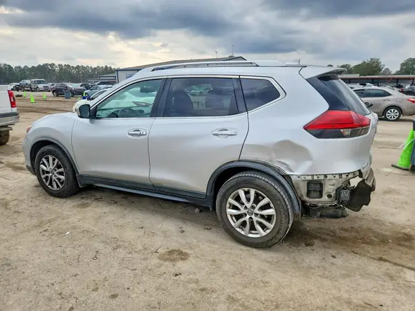 KNMAT2MT6HP610385 2017 NISSAN ROGUE - Image 2