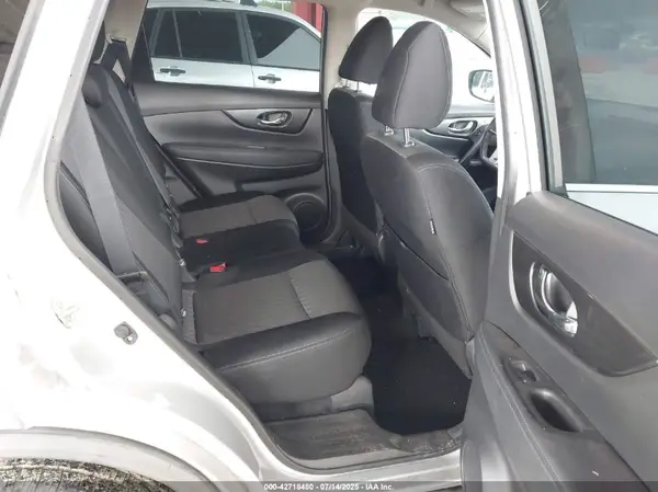 KNMAT2MT6HP614243 2017 NISSAN ROGUE - Image 8