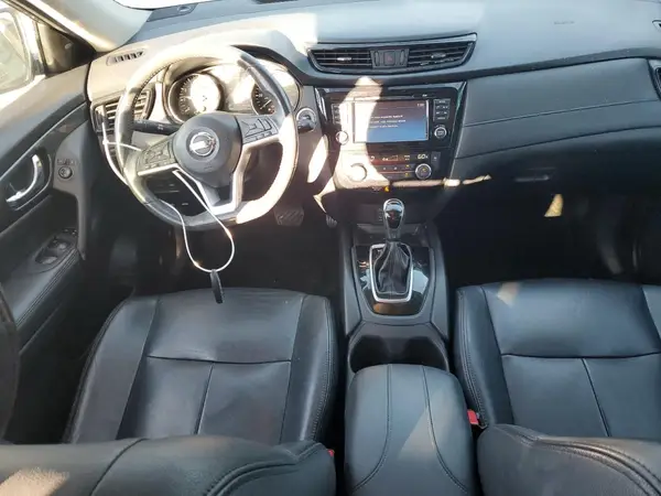 KNMAT2MT6HP617630 2017 NISSAN ROGUE - Image 8