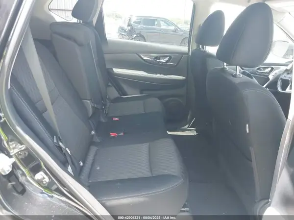 KNMAT2MT6HP618292 2017 NISSAN ROGUE - Image 8