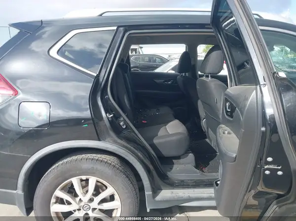 KNMAT2MT6HP618678 2017 NISSAN ROGUE - Image 8