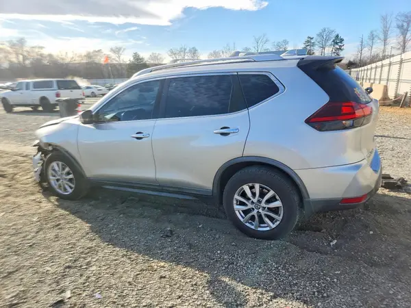 KNMAT2MT6JP502046 2018 NISSAN ROGUE - Image 2