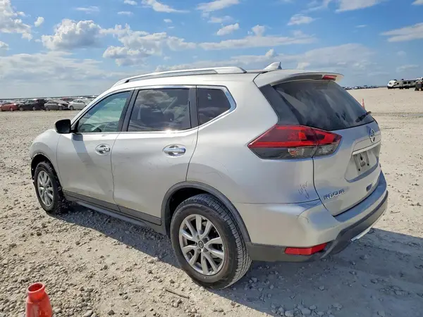 KNMAT2MT6JP506260 2018 NISSAN ROGUE - Image 2