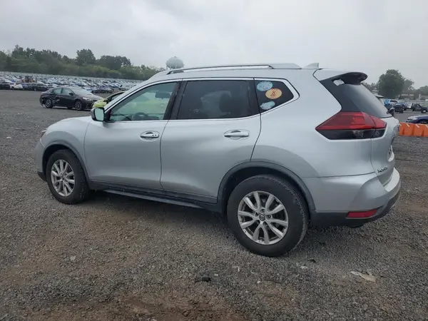 KNMAT2MT6JP506582 2018 NISSAN ROGUE - Image 2