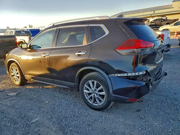 KNMAT2MT6JP509126 2018 NISSAN ROGUE - Image 2