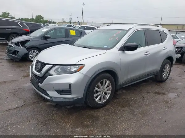 KNMAT2MT6JP510132 2018 NISSAN ROGUE - Image 2