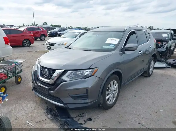 KNMAT2MT6JP517100 2018 NISSAN ROGUE - Image 2