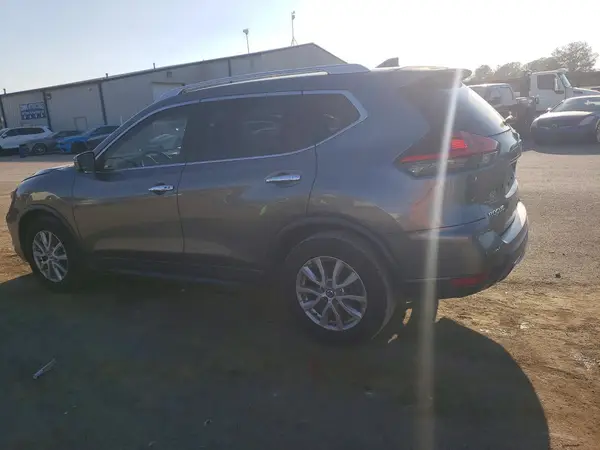 KNMAT2MT6JP518019 2018 NISSAN ROGUE - Image 2
