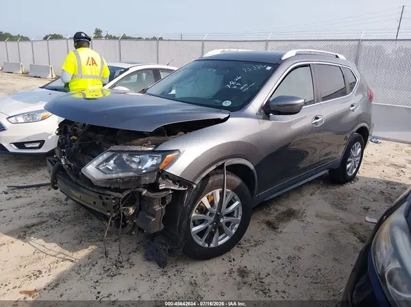 KNMAT2MT6JP520322 2018 NISSAN ROGUE - Image 2