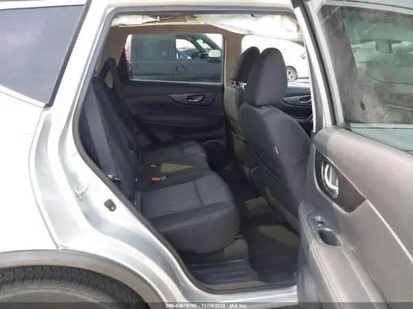 KNMAT2MT6JP527576 2018 NISSAN ROGUE - Image 8