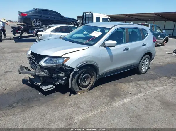 KNMAT2MT6JP528176 2018 NISSAN ROGUE - Image 2