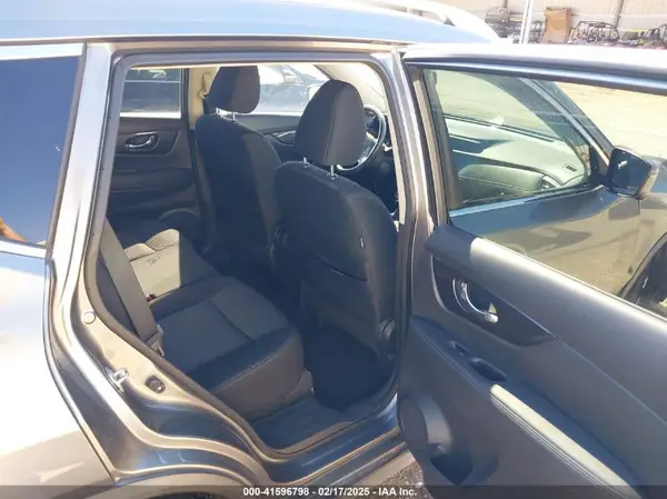 KNMAT2MT6JP528761 2018 NISSAN ROGUE - Image 8