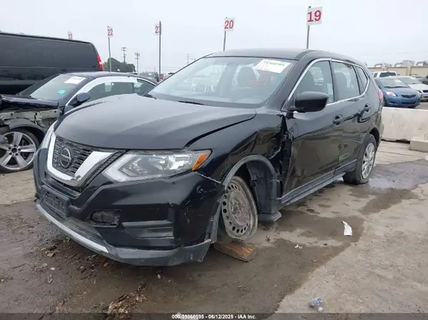 KNMAT2MT6JP539260 2018 NISSAN ROGUE - Image 2