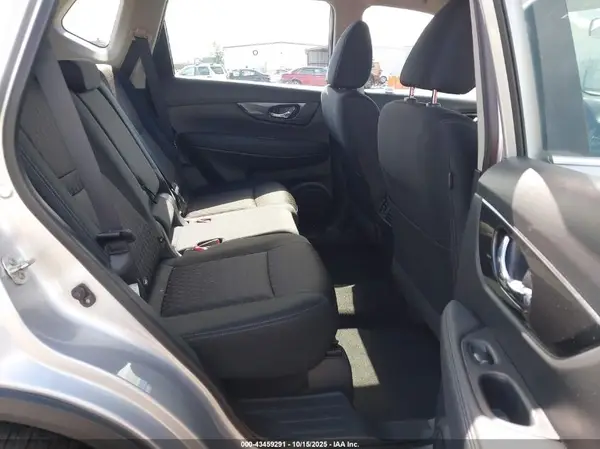 KNMAT2MT6JP540232 2018 NISSAN ROGUE - Image 8