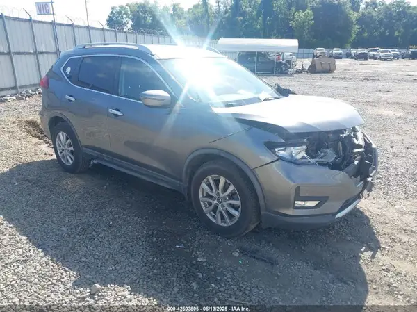 KNMAT2MT6JP544085 2018 NISSAN ROGUE - Image 1