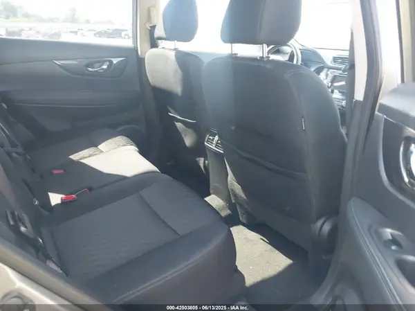 KNMAT2MT6JP544085 2018 NISSAN ROGUE - Image 8